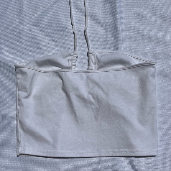 Beachy Crop Top 🏝️ - Picture 2 of 3